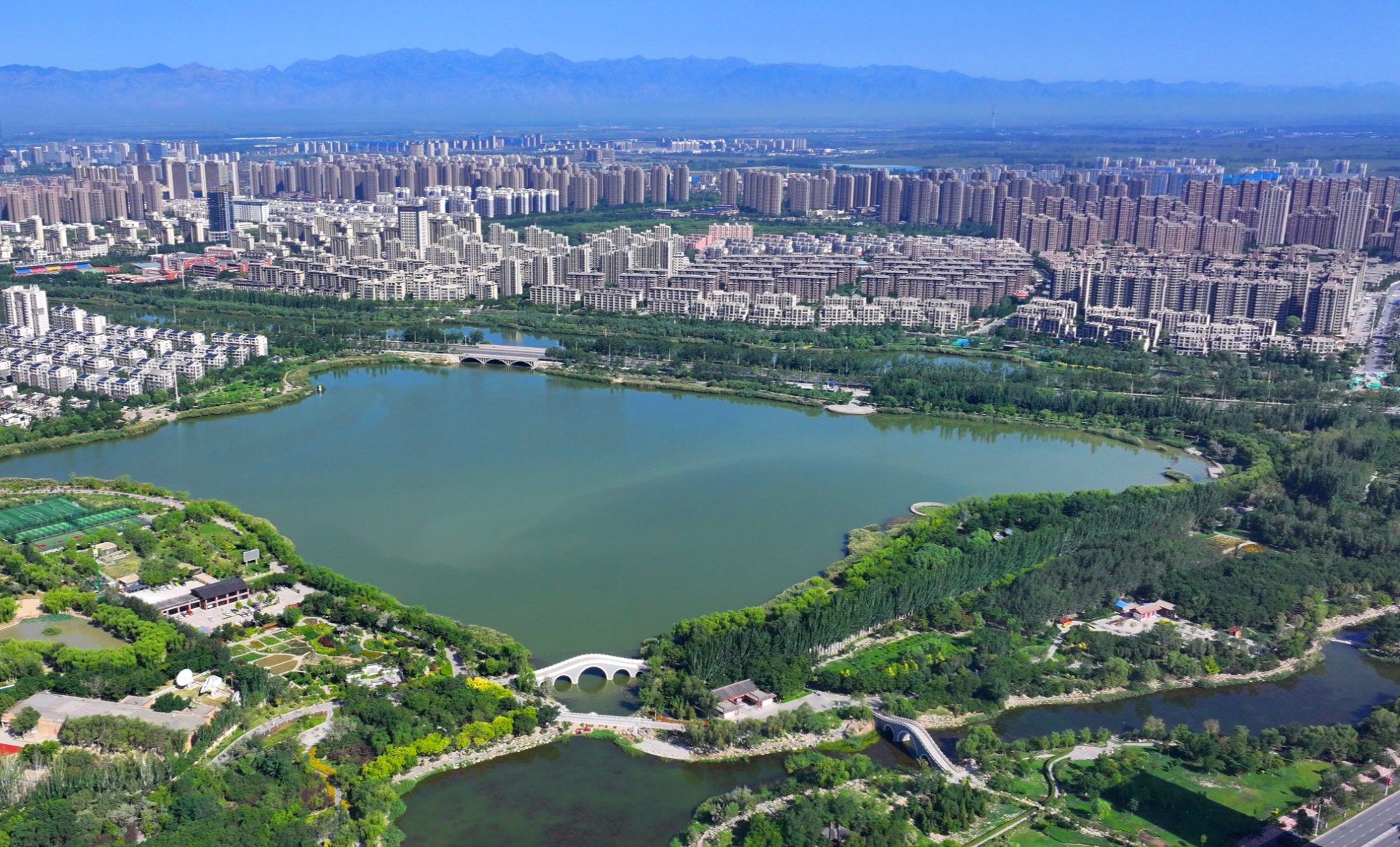 宁夏银川交出“十四五”经济发展答卷(图1)