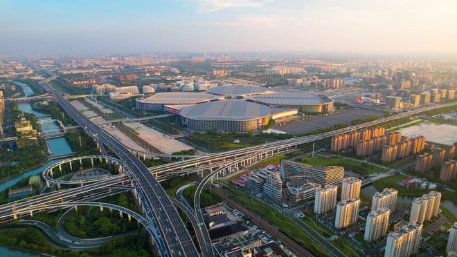 科技赋能迎战“双11”在青浦感受“中国快递加速度”(图1)