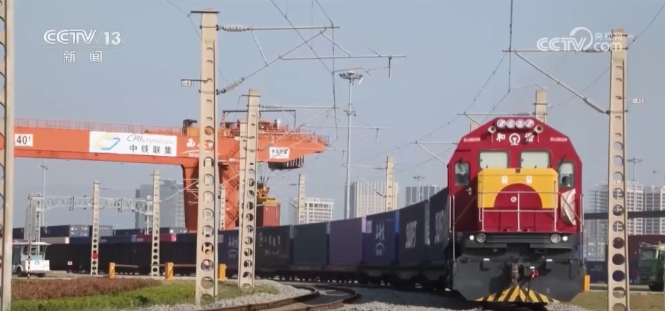 迈向“十五五”美丽图景·一线见闻“硬核”支撑发力“钢铁驼队”加速启程(图2)