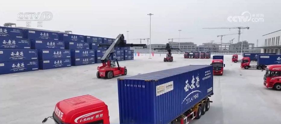 迈向“十五五”美丽图景·一线见闻“硬核”支撑发力“钢铁驼队”加速启程(图3)