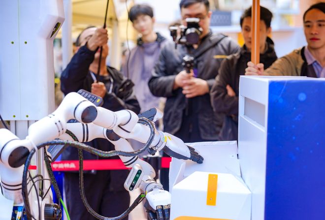 灵巧手送外卖快递上楼？揭秘背后百亿赛道速腾聚创全栈技术就绪(图2)