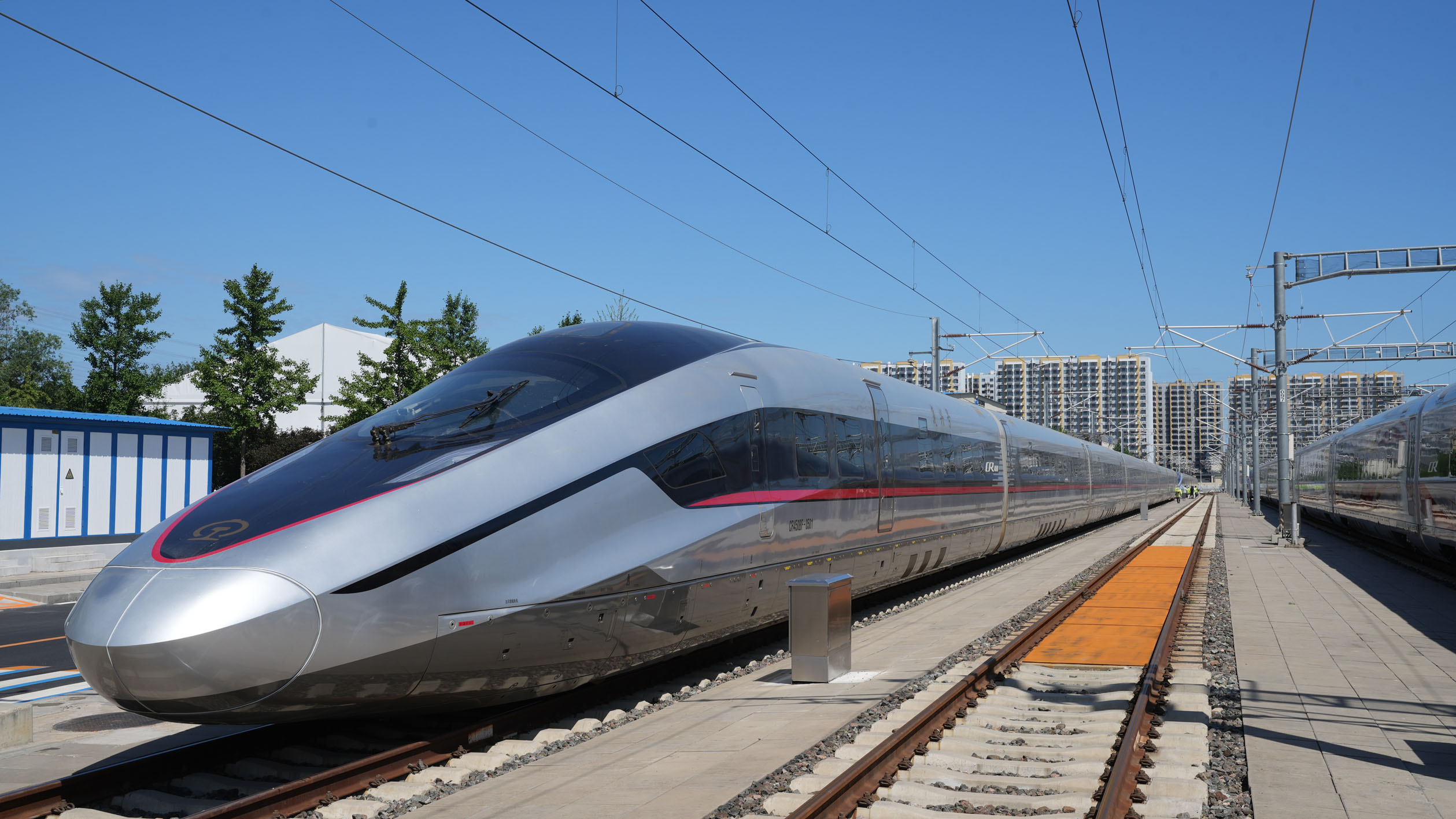 从中车长客看中国高铁如何“更快”“更绿”聪明”