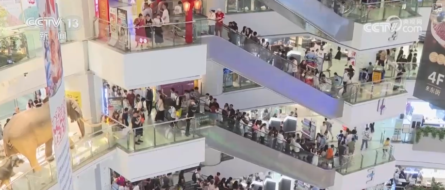 细化服务保障、打造多元场景、氛围感拉满多举措实招保障百姓节日消费(图2)