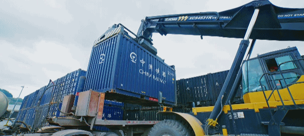 把“海港”搬到内陆！“三不沿”地区这样拥抱世界丨两会时间·我们的开局(图3)